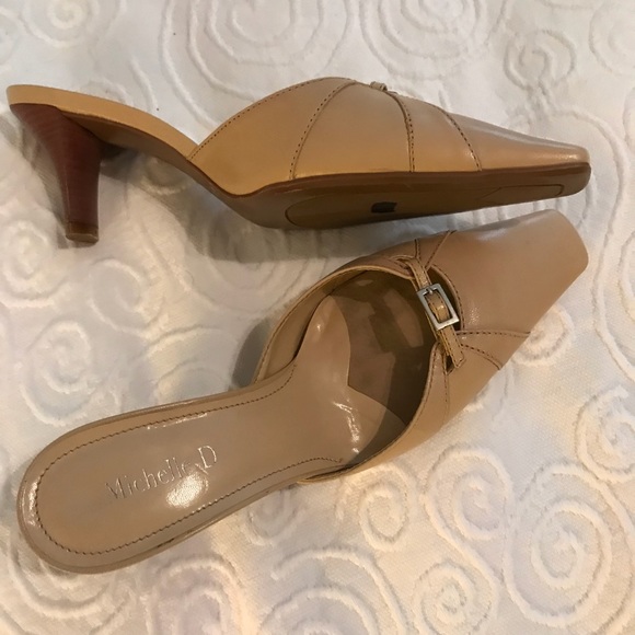 Michelle D slip on mules. Size 6.5. Cream color - Picture 2 of 5